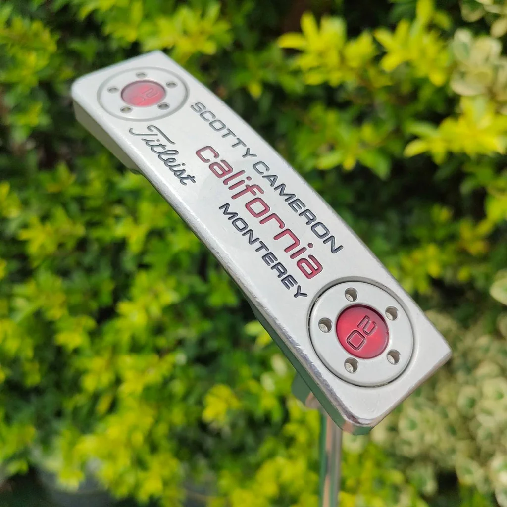 TITLEIST SCOTTY CAMERON CALIFORNIA MONTEREY ความยาว 33 นิ้ว รุ่นใหม่!! สภาพสวยเดิมทุกอย่างงามมาก พัตต์ได้บล๊านซ์มาก และนิยมที่สุด!!! ไม้กอล์ฟมือสอง ของแท้ BY NakaraLuxurious TITLEIST SCOTTY CAMERON CALIFORNIA MONTEREY ความยาว 33 นิ้ว รุ่นใหม่!! สภาพสวยเดิมทุกอย่างงามมาก พัตต์ได้บล๊านซ์มาก และนิยมที่สุด!!! ไม้กอล์ฟมือสอง ของแท้ BY NakaraLuxurious