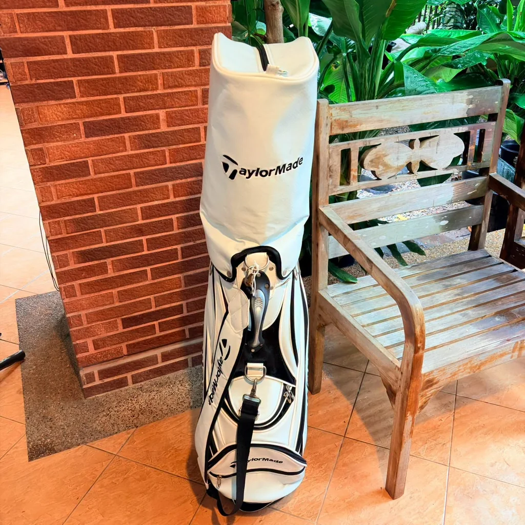 Golf Bag TaylorMade Caddie Bag [Premium Sports Design - White/Black] หล่อเข้ม เรียบหรูสไตล์สปอร์ต