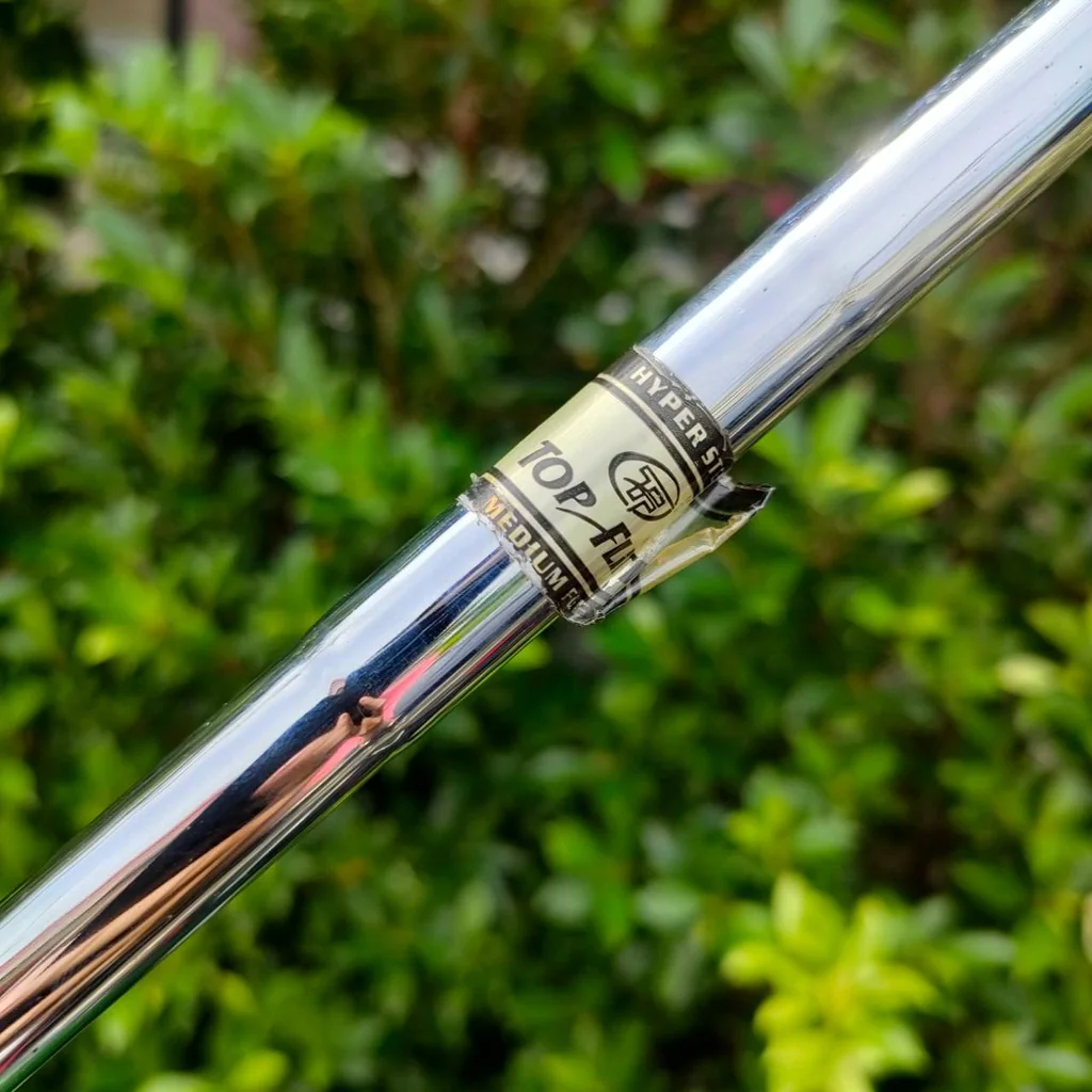 PUTTER TOP FLITE UFO ก้าน TOPPER ความยาว 34 นิ้ว เป็นก้านเสียบก้านแบบ CENTER SHAFT ทำให้วงสวิงพัตต์ง่ายมาก PUTTER TOP FLITE UFO ก้าน TOPPER ความยาว 34 นิ้ว เป็นก้านเสียบก้านแบบ CENTER SHAFT ทำให้วงสวิงพัตต์ง่ายมาก