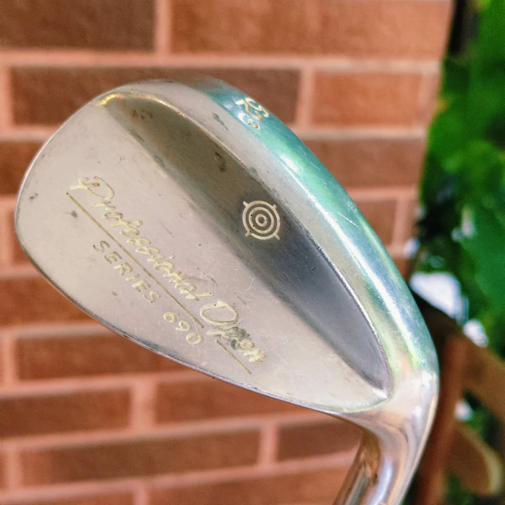 Wedge Professional Open Series 690 Loft 52° 🔥 "แม่นยำทุกช็อตข้างกรีนด้วยการออกแบบระดับทัวร์! Wedge Professional Open Series 690 Loft 52° 🔥 "แม่นยำทุกช็อตข้างกรีนด้วยการออกแบบระดับทัวร์!
