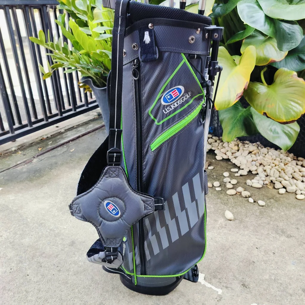 ชุดไม้กอล์ฟสำหรับเด็ก ของใหม่!!! U.S. KIDS GOLF 57″ WT-15s model (15% lighter club heads) เบาลง 15% ความสูง : 57-60 นิ้ว หรือ 144-152 เซนติเมตร ชุดไม้กอล์ฟสำหรับเด็ก ของใหม่!!! U.S. KIDS GOLF 57″ WT-15s model (15% lighter club heads) เบาลง 15% ความสูง : 57-60 นิ้ว หรือ 144-152 เซนติเมตร
