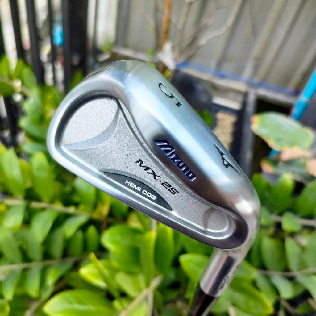 เหล็ก5 MIZUNO MX-25 HEMI COG ก้าน MX-25 FLEX R มือสองสภาพนางฟ้า เหล็กยาวตีง่าย สุดยอด FORGED ตีทั้งนุ่ม โดนง่าย ได้ระยะ แม่นยำที่สุด ไม้กอล์ฟพรีเมี่ยมมือสอง By NakaraLuxurious เหล็ก5 MIZUNO MX-25 HEMI COG ก้าน MX-25 FLEX R มือสองสภาพนางฟ้า เหล็กยาวตีง่าย สุดยอด FORGED ตีทั้งนุ่ม โดนง่าย ได้ระยะ แม่นยำที่สุด ไม้กอล์ฟพรีเมี่ยมมือสอง By NakaraLuxurious