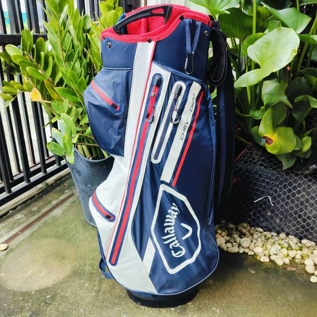 ถุงกอล์ฟ Callaway แบบ 14 ช่อง สภาพสวยมากแต่มี *ตำหนิ COVER* โดนเกี่ยวขาดตอนขึ้นเครื่องบิน เป็นถุงของแท้ ของใหม่ราคาแพง!!! ถุงกอล์ฟพรีเมี่ยมมือสอง ของแท้ By NakaraLuxurious ถุงกอล์ฟ Callaway แบบ 14 ช่อง สภาพสวยมากแต่มี *ตำหนิ COVER* โดนเกี่ยวขาดตอนขึ้นเครื่องบิน เป็นถุงของแท้ ของใหม่ราคาแพง!!! ถุงกอล์ฟพรีเมี่ยมมือสอง ของแท้ By NakaraLuxurious