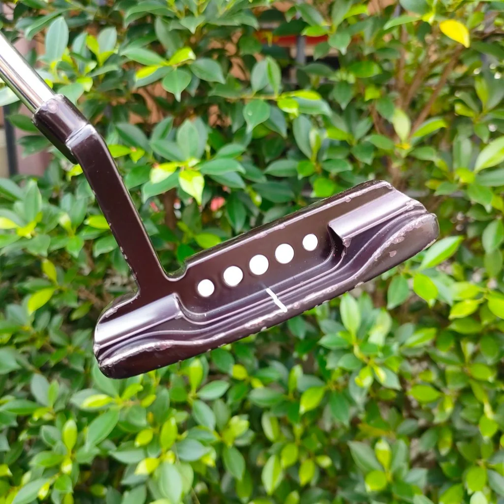 PUTTER MIZUNO MID SIZE B1 ความยาว 34 นิ้ว ก้าน MIZUNO ** กริฟเสีย** นอกนั้นสวยมาก PUTTER MIZUNO MID SIZE B1 ความยาว 34 นิ้ว ก้าน MIZUNO ** กริฟเสีย** นอกนั้นสวยมาก