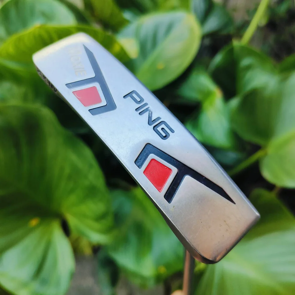 ** ไม้กอล์ฟเด็ก **ลดพิเศษ** PUTTER PING ANSER ความยาว 27 นิ้ว ANSER เป็นสุดยอดพัตเตอร์ของ PING ไม้กอล์ฟพรีเมี่ยมมือสอง ของแท้ By NakaraLuxurious ** ไม้กอล์ฟเด็ก **ลดพิเศษ** PUTTER PING ANSER ความยาว 27 นิ้ว ANSER เป็นสุดยอดพัตเตอร์ของ PING ไม้กอล์ฟพรีเมี่ยมมือสอง ของแท้ By NakaraLuxurious