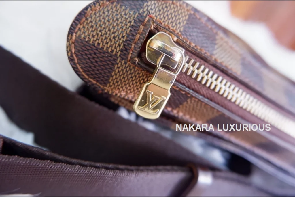 NAKARA LUXURIOUS USED LOUIS GERONIMOS DAMIER ปี05 คาดอก ของแท้ 100% NAKARA LUXURIOUS USED LOUIS GERONIMOS DAMIER ปี05 คาดอก ของแท้ 100%