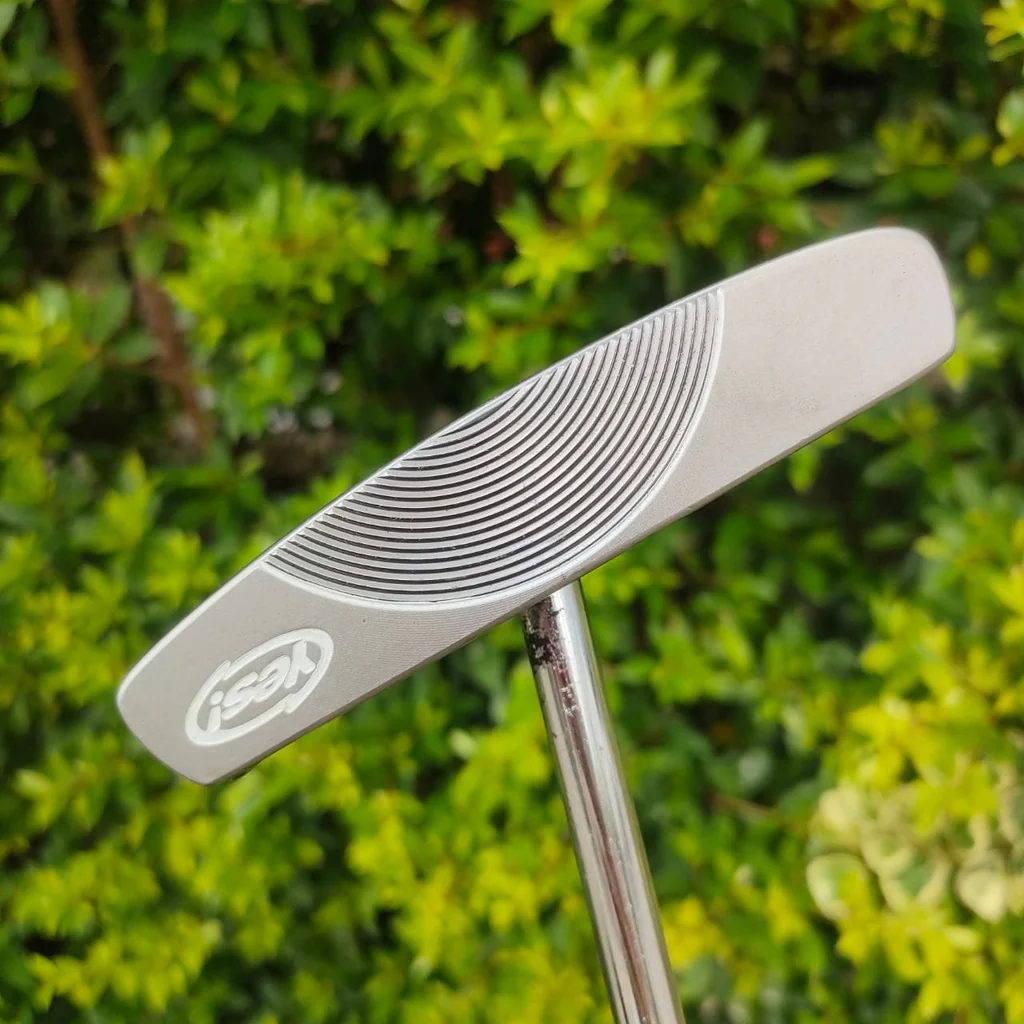 PUTTER YES C- GROOVE ความยาว 34 นิ้ว *** กริพเสื่อมสภาพ *** รุ่น ANY ก้าน CENTER SHAFT น้ำหนักดีมาก กระจายน้ำหนัก และชดเชยความผิดพลาดสูง วัสดุพรีเมี่ยม หน้าพัตเตอร์ เป็น MILLED ไม้กอล์ฟมือสอง ของแท้ BY NakaraLuxurious PUTTER YES C- GROOVE ความยาว 34 นิ้ว *** กริพเสื่อมสภาพ *** รุ่น ANY ก้าน CENTER SHAFT น้ำหนักดีมาก กระจายน้ำหนัก และชดเชยความผิดพลาดสูง วัสดุพรีเมี่ยม หน้าพัตเตอร์ เป็น MILLED ไม้กอล์ฟมือสอง ของแท้ BY NakaraLuxurious