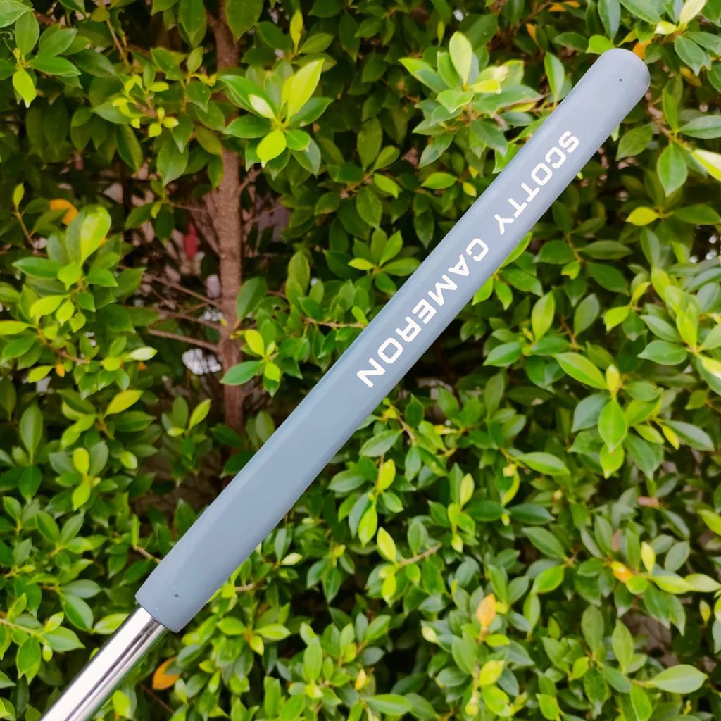 PUTTER SCOTTY CAMERON SPECIAL SELECT NEWPORT 2.5 ความยาว 33 นิ้ว สภาพสวยนางฟ้า มาพร้อม COVER เดิมแท้ สภาพ 95% รุ่นใหม่ล่าสุด ปี 2022!! ไม้กอล์ฟมือสอง ของแท้ BY NakaraLuxurious PUTTER SCOTTY CAMERON SPECIAL SELECT NEWPORT 2.5 ความยาว 33 นิ้ว สภาพสวยนางฟ้า มาพร้อม COVER เดิมแท้ สภาพ 95% รุ่นใหม่ล่าสุด ปี 2022!! ไม้กอล์ฟมือสอง ของแท้ BY NakaraLuxurious