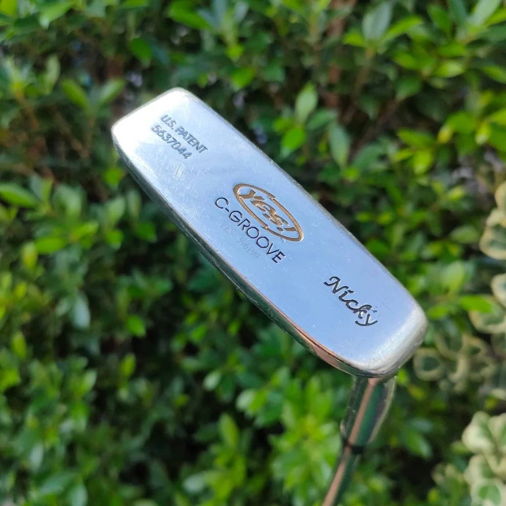 PUTTER YES! C-GROOVE NICKY ความยาว 34 นิ้ว ก้าน YES! C-GROOVE ทรงสุดคลาสสิค พิเศษที่หน้าไม้เอกสิทธิ์ สุดยอดแห่งความเกาะไลน์ ฟิลคล้ายๆชิพ ไม่ต้องแก้วง คนไม่เคยต้องลอง PUTTER YES! C-GROOVE NICKY ความยาว 34 นิ้ว ก้าน YES! C-GROOVE ทรงสุดคลาสสิค พิเศษที่หน้าไม้เอกสิทธิ์ สุดยอดแห่งความเกาะไลน์ ฟิลคล้ายๆชิพ ไม่ต้องแก้วง คนไม่เคยต้องลอง