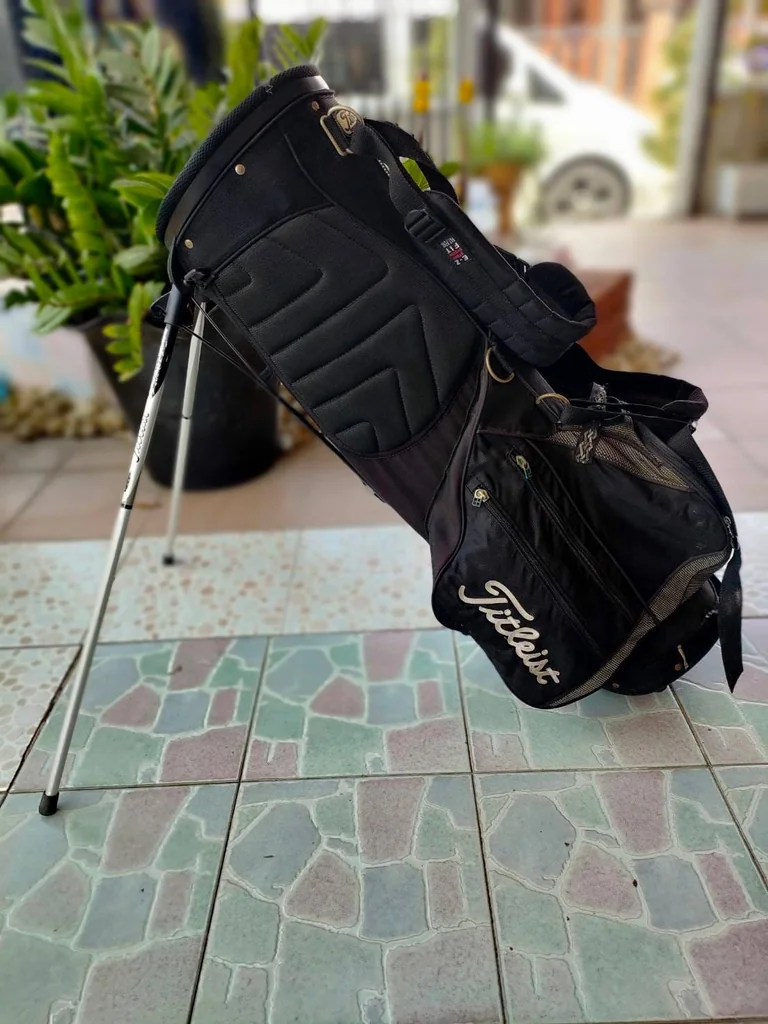 ถุงกอล์ฟ Titleist ของแท้ มือสอง ถุงกอล์ฟ Titleist ของแท้ มือสอง