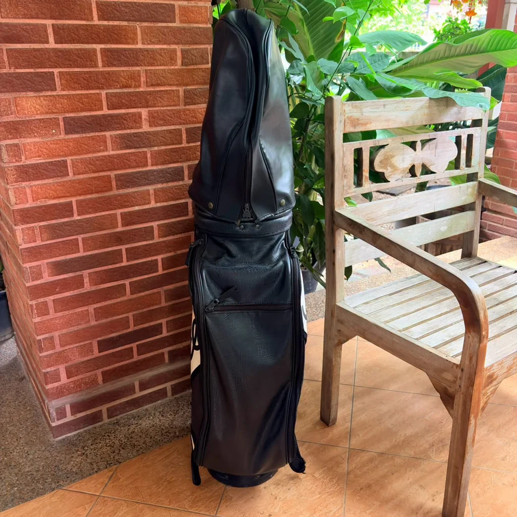 GOLF BAG Titleist Mini Staff Bag Black/White ความคลาสสิกที่เหนือกาลเวลา GOLF BAG Titleist Mini Staff Bag Black/White ความคลาสสิกที่เหนือกาลเวลา