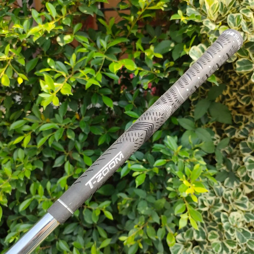 AW T-ZOOM X07 BALANCE FACE FORGED องศา 52 เหล็ก FORGED CAVITY ตีง่ายจัดๆ สำหรับท่านที่ชิพแม่แม่น แชงค์บ่อย อยากได้เวดที่ตีสบายๆ 80 - 100 หลา นุ่มๆ ตกหยุดถอยหลังเหมือนกันครับ
