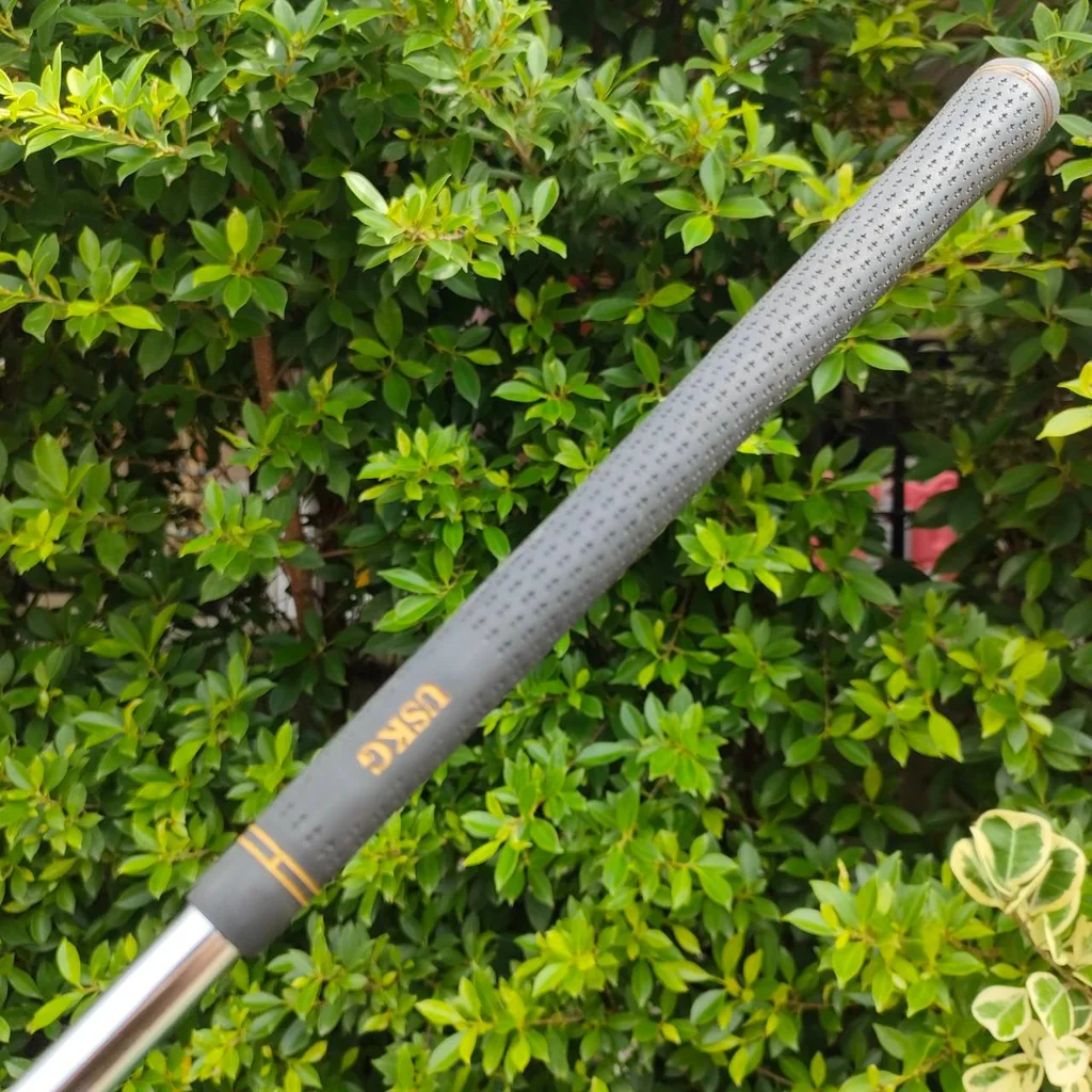 ***ไม้กอล์ฟสำหรับเด็ก*** WEDGE USKG CHAMPIONSHIP SERIES องศา 60 เบาท์ 2 เป็น COPPER ก้าน SYSTEM ความยาว 33 นิ้ว หายากมาก สปินจัด ใช้แข่งได้ดีที่สุด!!! ไม้กอล์ฟมือสอง ของแท้ BY NakaraLuxurious ***ไม้กอล์ฟสำหรับเด็ก*** WEDGE USKG CHAMPIONSHIP SERIES องศา 60 เบาท์ 2 เป็น COPPER ก้าน SYSTEM ความยาว 33 นิ้ว หายากมาก สปินจัด ใช้แข่งได้ดีที่สุด!!! ไม้กอล์ฟมือสอง ของแท้ BY NakaraLuxurious