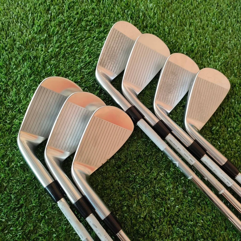 ชุดเหล็ก CALLAWAY X FORGED มีเหล็ก 4-9 เเละ PW ก้าน PROJECT X 5.5 สวยมากๆสภาพสวย ก้านพรีเมี่ยมแพงทั้งชุด สุดยอดเหล็ก FORGED คุณภาพสูงจาก Callaway และไม่ได้ตียาก เพราะ Callaway ตั้งใจให้ตีง่ายทุกไม้ แต่รีดคุณภาพจากเหล็ก FORGED มันส์ๆ สปินจัดๆครับ ชุดเหล็ก CALLAWAY X FORGED มีเหล็ก 4-9 เเละ PW ก้าน PROJECT X 5.5 สวยมากๆสภาพสวย ก้านพรีเมี่ยมแพงทั้งชุด สุดยอดเหล็ก FORGED คุณภาพสูงจาก Callaway และไม่ได้ตียาก เพราะ Callaway ตั้งใจให้ตีง่ายทุกไม้ แต่รีดคุณภาพจากเหล็ก FORGED มันส์ๆ สปินจัดๆครับ