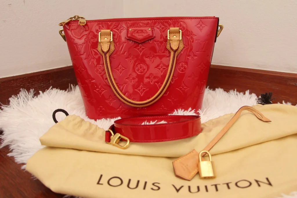 NAKARA LUXURIOUS USED!! สภาพนางฟ้า LOUIS VUITTON VERNI MONTEBLLO PM ปี14 ของแท้ 100% NAKARA LUXURIOUS USED!! สภาพนางฟ้า LOUIS VUITTON VERNI MONTEBLLO PM ปี14 ของแท้ 100%