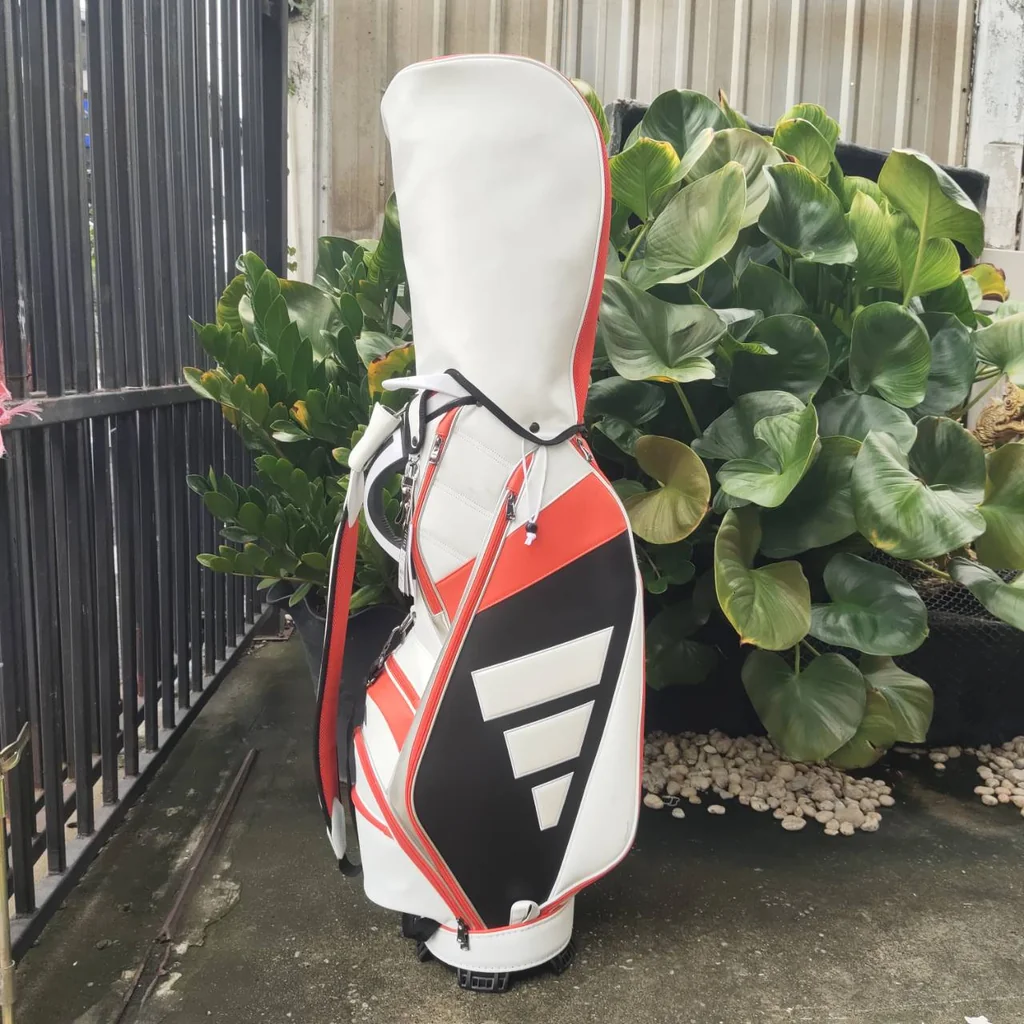 ถุงกอล์ฟมือสอง ของแท้ สภาพสวยเดิม Adidas Men's Performance Logo Golf Caddie Bag NMH90 เป็นถุงกอล์ฟรุ่นพรีเมียมจาก Adidas