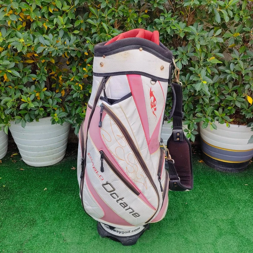 ถุงกอล์ฟ CALLAWAY แท้ DIABLO OCTANE มือสอง ใช้งานได้ปกติ สีเริ่มซีดครับ ถุงกอล์ฟ CALLAWAY แท้ DIABLO OCTANE มือสอง ใช้งานได้ปกติ สีเริ่มซีดครับ