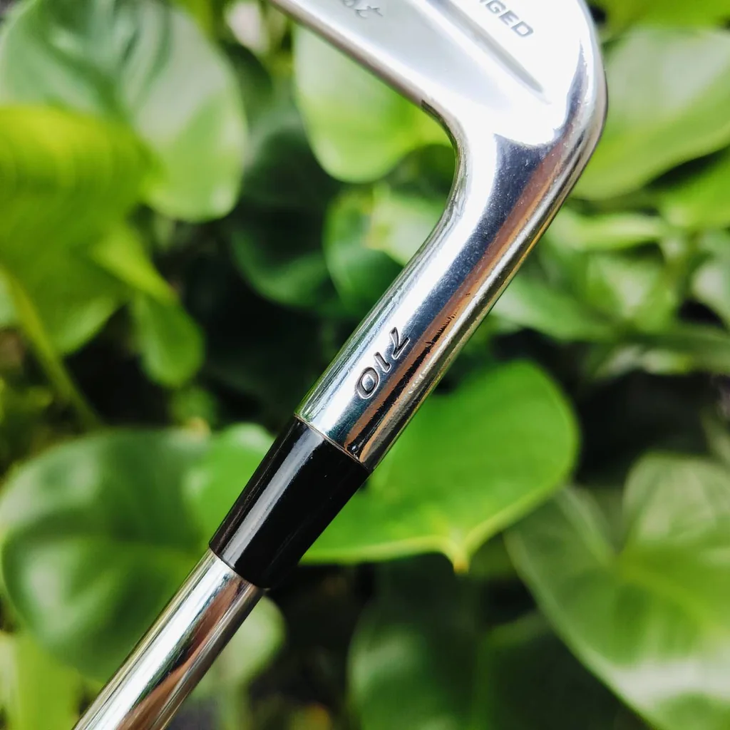 เหล็ก 4 Titleist FORGED MB 710 เหล็ก FORGED สุดมันส์จาก Titleist ให้ฟีลลิ่งที่เหนือชั้น นุ่มนวล แม่นยำ ให้สปินได้ดีมาก และควบคุมลูกได้ดังใจ ไม้กอล์ฟพรีเมี่ยมมือสอง ของแท้ By NakaraLuxurious เหล็ก 4 Titleist FORGED MB 710 เหล็ก FORGED สุดมันส์จาก Titleist ให้ฟีลลิ่งที่เหนือชั้น นุ่มนวล แม่นยำ ให้สปินได้ดีมาก และควบคุมลูกได้ดังใจ ไม้กอล์ฟพรีเมี่ยมมือสอง ของแท้ By NakaraLuxurious