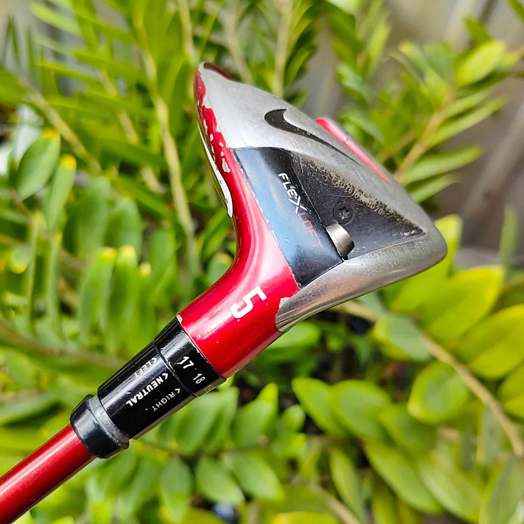 FW 5 NIKE COVERT VRS ก้าน GRAFALLOY PROLITE FLEX S พัฒนาให้ระยะทางเพิ่มขึ้น ช่วยเร่งความเร็วลูกออกจากหน้าไม้ให้เร็วขึ้น ด้วยเทคโนโลยี High-Speed Cavity Back ไม้กอล์ฟพรีเมี่ยมมือสอง ของแท้ By NakaraLuxurious FW 5 NIKE COVERT VRS ก้าน GRAFALLOY PROLITE FLEX S พัฒนาให้ระยะทางเพิ่มขึ้น ช่วยเร่งความเร็วลูกออกจากหน้าไม้ให้เร็วขึ้น ด้วยเทคโนโลยี High-Speed Cavity Back ไม้กอล์ฟพรีเมี่ยมมือสอง ของแท้ By NakaraLuxurious
