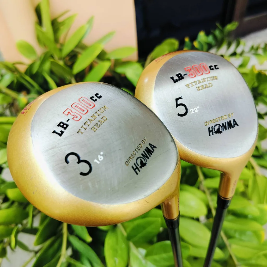 ***สุดยอดหายาก ก้าน 4 ดาว*** FW 3 - 5 HONMA 300CC. วัสดุไทเทเนี่ยม สุดพรีเมี่ยม MADE IN JAPAN SAKATA ตีดีมากๆ เสียงเพราะ ตีง่าย+ไกล เป็นตัว 4 ดาวแท้เดิมจากญี่ปุ่น ไม้กอล์ฟพรีเมี่ยมมือสอง ของแท้ By NakaraLuxurious ***สุดยอดหายาก ก้าน 4 ดาว*** FW 3 - 5 HONMA 300CC. วัสดุไทเทเนี่ยม สุดพรีเมี่ยม MADE IN JAPAN SAKATA ตีดีมากๆ เสียงเพราะ ตีง่าย+ไกล เป็นตัว 4 ดาวแท้เดิมจากญี่ปุ่น ไม้กอล์ฟพรีเมี่ยมมือสอง ของแท้ By NakaraLuxurious