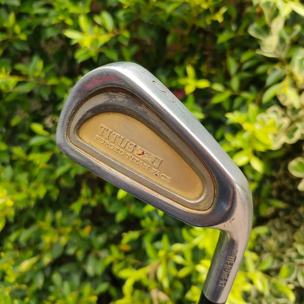เหล็ก 3 MARUMAN TITUSX-1 FORGED ก้าน THE PARS FLEX R หน้าเด้ง มีแผ่นหน้าเด้งอยู่ที่หน้าไม้เลยครับ ตีง่ายเท่าไฮบริดเลย และตีไกลมากๆ และที่สำคัญสปินดีกว่าหัวไม้มากๆ เหล็ก 3 MARUMAN TITUSX-1 FORGED ก้าน THE PARS FLEX R หน้าเด้ง มีแผ่นหน้าเด้งอยู่ที่หน้าไม้เลยครับ ตีง่ายเท่าไฮบริดเลย และตีไกลมากๆ และที่สำคัญสปินดีกว่าหัวไม้มากๆ