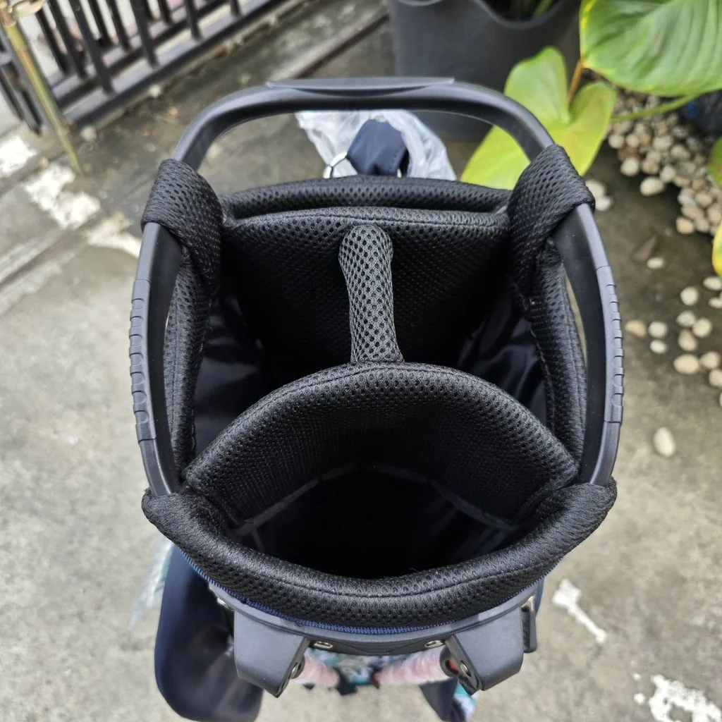 ถุงกอล์ฟ CLUNK Stand Caddy Bag 9.0 Type CL5MNC09 ของใหม่ ของแท้ ส่งตรงจากประเทศญี่ปุ่น น้ำหนักเบามาก เพียงแค่ 3.3 กิโลกรัม ถุงกอล์ฟ CLUNK Stand Caddy Bag 9.0 Type CL5MNC09 ของใหม่ ของแท้ ส่งตรงจากประเทศญี่ปุ่น น้ำหนักเบามาก เพียงแค่ 3.3 กิโลกรัม