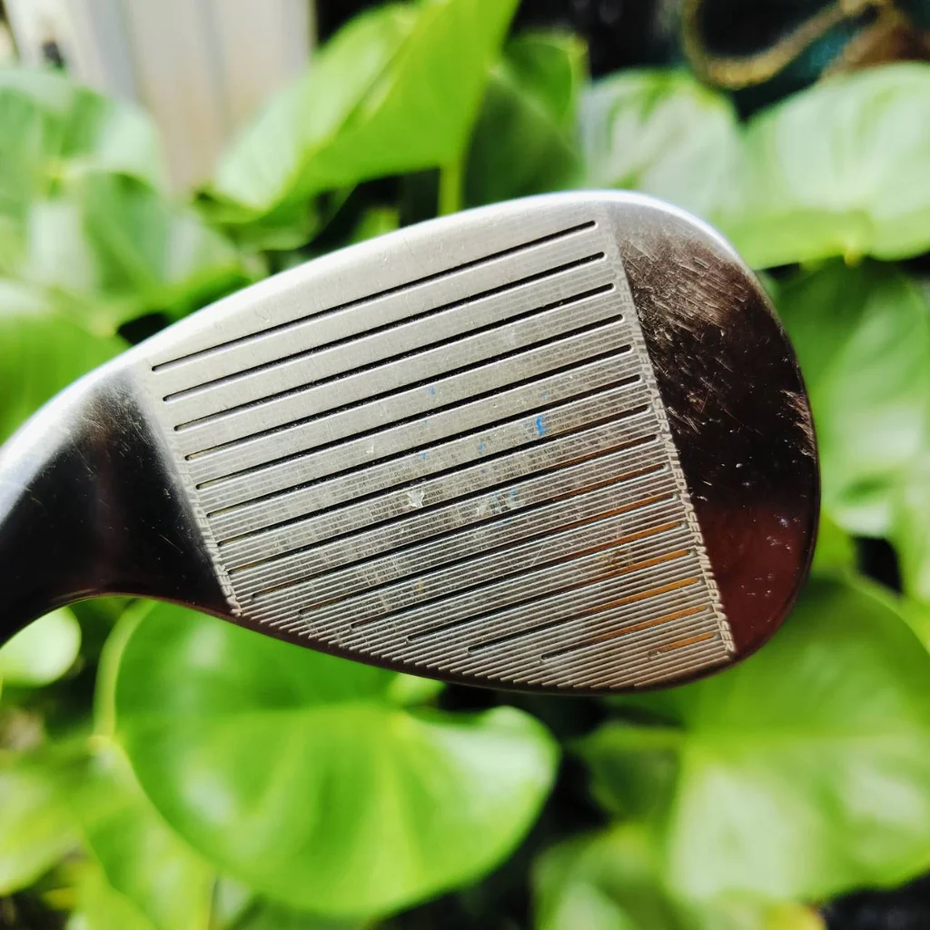 WEDGE CLEVELAND CG15 องศา 50 BOUNCE 10 เป็นรุ่น ZIP GROOVE ร่องสี่เหลี่ยม เหมือนซิป สปินจัดมากๆกว่าปกติ และยังมี LASER MILLED อีกชุด รับรองตก หยุด ถอยหลัง เจ้าตำหรับ WEDGE ไม้กอล์ฟพรีเมี่ยมมือสอง ของแท้ By NakaraLuxurious WEDGE CLEVELAND CG15 องศา 50 BOUNCE 10 เป็นรุ่น ZIP GROOVE ร่องสี่เหลี่ยม เหมือนซิป สปินจัดมากๆกว่าปกติ และยังมี LASER MILLED อีกชุด รับรองตก หยุด ถอยหลัง เจ้าตำหรับ WEDGE ไม้กอล์ฟพรีเมี่ยมมือสอง ของแท้ By NakaraLuxurious