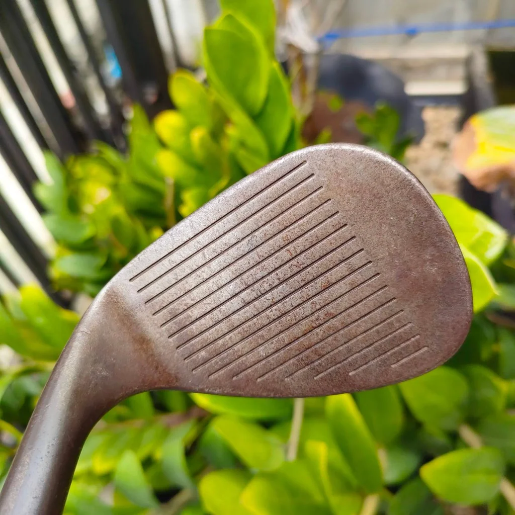 WEDGE TITLEIST VOKEY DESIGN MILD STEEL 8620 องศา 52 เบาท์ 08 FLEX WEDGE ด้วยวัสดุพรีเมี่ยมไม่เคลือบ ไม้กอล์ฟพรีเมี่ยมมือสอง ของแท้ By NakaraLuxurious WEDGE TITLEIST VOKEY DESIGN MILD STEEL 8620 องศา 52 เบาท์ 08 FLEX WEDGE ด้วยวัสดุพรีเมี่ยมไม่เคลือบ ไม้กอล์ฟพรีเมี่ยมมือสอง ของแท้ By NakaraLuxurious