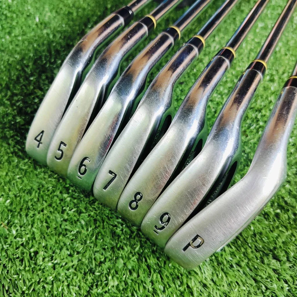 ชุดเหล็ก Titleist AP2 FORGED ออกแบบให้มี DUAL CAVITY ทั้งตีนุ่ม ง่าย ตรง และระยะแม่นยำ ก้าน NS PRO 950 FLEX R มีเหล็ก 4 5 6 7 8 9 PW ไม้กอล์ฟพรีเมี่ยมมือสอง ของแท้ By NakaraLuxurious ชุดเหล็ก Titleist AP2 FORGED ออกแบบให้มี DUAL CAVITY ทั้งตีนุ่ม ง่าย ตรง และระยะแม่นยำ ก้าน NS PRO 950 FLEX R มีเหล็ก 4 5 6 7 8 9 PW ไม้กอล์ฟพรีเมี่ยมมือสอง ของแท้ By NakaraLuxurious