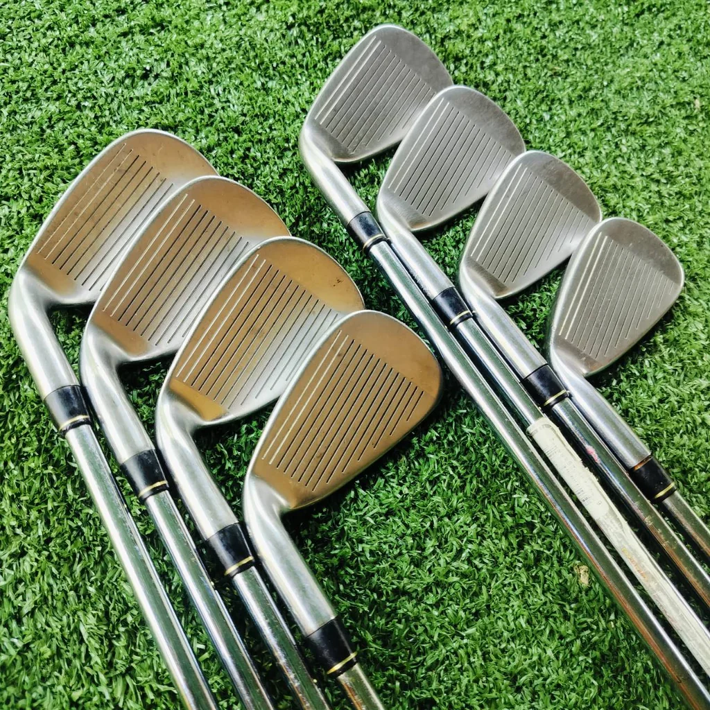 ชุดเหล็ก Taylormade RAC OS ใบใหญ่ ตีไกลกว่าปกติมาก เนื้องจากตุ้มน้ำหนัก ที่ซ่อนอยู่หลังของหน้าไม้ ช่วยให้เข้าแบอลหนักๆ เพิ่มระยะแบบสุดๆ ไม้กอล์ฟพรีเมี่ยมมือสอง ของแท้ By NakaraLuxurious