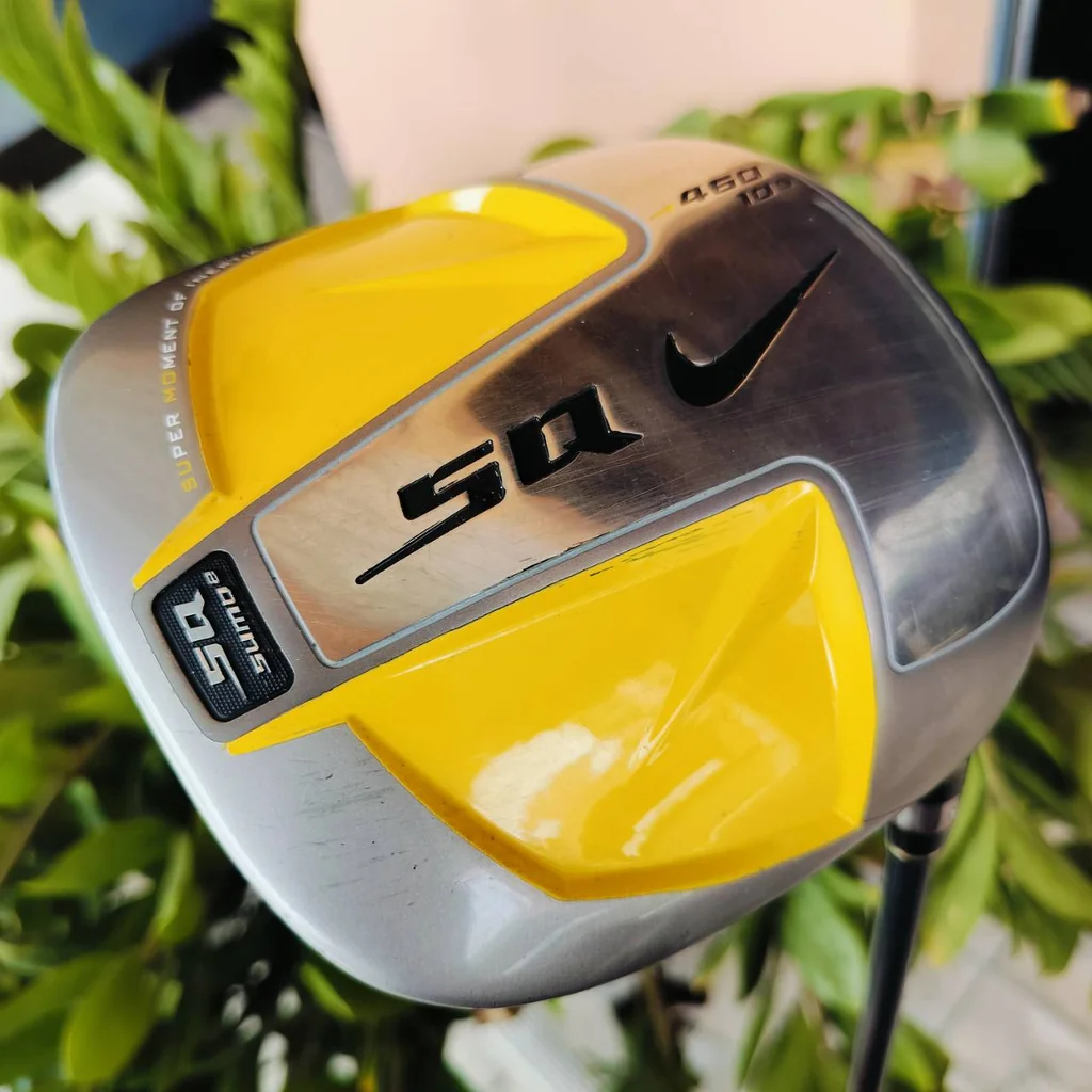 Driver NIKE SUMO SQ องศา 10 หัวสี่เหลี่ยม HIGH M.O.I. ชดเชยสูงมาก ตีได้ตรงอย่างเดียว ตีเลี้ยวไม่ได้ ตีไกลอย่างมาก ก้าน MITSUBISHI DIMANA FLEX R ไม้กอล์ฟพรีเมี่ยมมือสอง ของแท้ By NakaraLuxurious Driver NIKE SUMO SQ องศา 10 หัวสี่เหลี่ยม HIGH M.O.I. ชดเชยสูงมาก ตีได้ตรงอย่างเดียว ตีเลี้ยวไม่ได้ ตีไกลอย่างมาก ก้าน MITSUBISHI DIMANA FLEX R ไม้กอล์ฟพรีเมี่ยมมือสอง ของแท้ By NakaraLuxurious