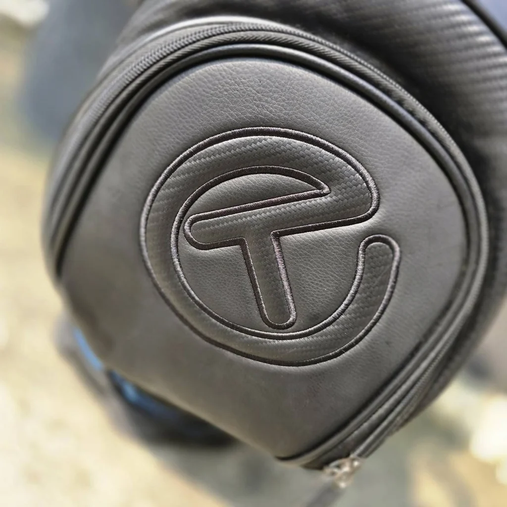 ถุงกอล์ฟ SCOTTY CAMERON TOUR ONLY BACK IN BLACK STAFF BAG RARE TITLEIST CIRCLE T 2019 ของแท้ มือสอง สภาพสวยเดิมตามภาพ หายากมากค่ะ ถุงกอล์ฟ SCOTTY CAMERON TOUR ONLY BACK IN BLACK STAFF BAG RARE TITLEIST CIRCLE T 2019 ของแท้ มือสอง สภาพสวยเดิมตามภาพ หายากมากค่ะ