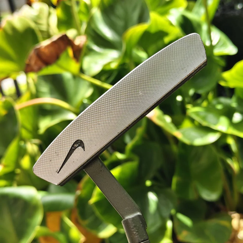 PUTTER NIKE ICC 2010A หน้าสัมผัส (Face Insert) ใช้โพลีเมอร์เกรดพิเศษที่ขึ้นชื่อเรื่องความนุ่มนวล PUTTER NIKE ICC 2010A หน้าสัมผัส (Face Insert) ใช้โพลีเมอร์เกรดพิเศษที่ขึ้นชื่อเรื่องความนุ่มนวล