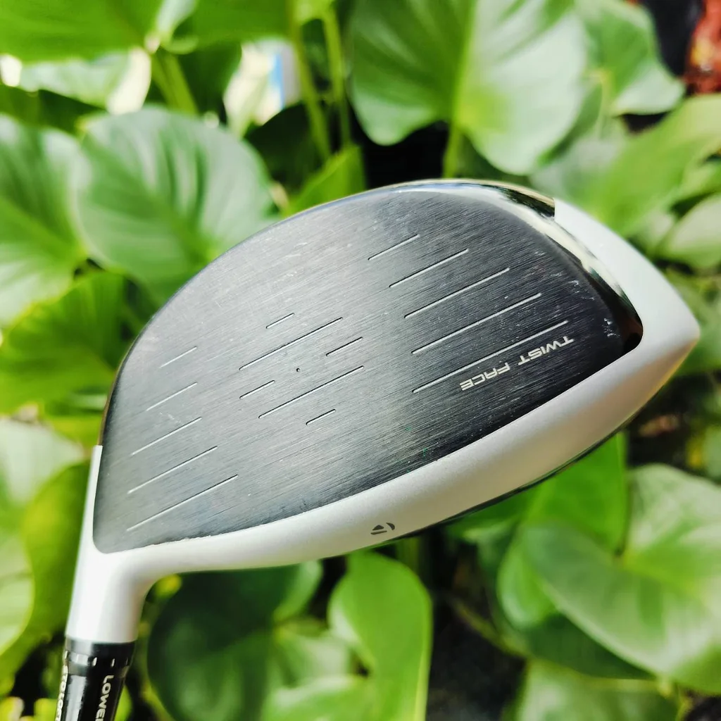 Driver Taylormade M4 สวยๆ มาพร้อม COVER แท้เดิมๆ งามๆ ก้าน FUJIKURA ATMOS FLEX S เลขคู่ตีง่าย ตีไกลมาก หน้าเด้งมาก ไม้กอล์ฟพรีเมี่ยมมือสอง ของแท้ By NakaraLuxurious Driver Taylormade M4 สวยๆ มาพร้อม COVER แท้เดิมๆ งามๆ ก้าน FUJIKURA ATMOS FLEX S เลขคู่ตีง่าย ตีไกลมาก หน้าเด้งมาก ไม้กอล์ฟพรีเมี่ยมมือสอง ของแท้ By NakaraLuxurious