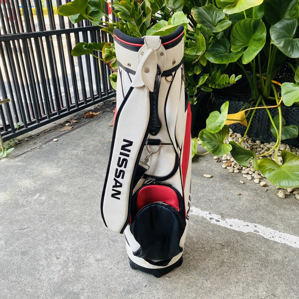 🎒 ถุงกอล์ฟ NISSAN สีขาว คาดแดง-ดำ ⛳✨ ดีไซน์สปอร์ต เรียบหรู โดดเด่นไม่เหมือนใคร 🤍❤️🖤