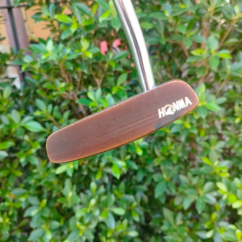 PUTTER HONMA LB-304 TYPE-I ความยาว 35 นิ้ว ก้าน PRO SPECIAL วัสดุ COPPER ทองแดงระดับพรีเมี่ยม ที่สุดของญี่ปุ่น หน้า Milled face. Face Balance (straight putt always) เกาะไลน์ ฟีลลิ่งเหนือระดับครับ PUTTER HONMA LB-304 TYPE-I ความยาว 35 นิ้ว ก้าน PRO SPECIAL วัสดุ COPPER ทองแดงระดับพรีเมี่ยม ที่สุดของญี่ปุ่น หน้า Milled face. Face Balance (straight putt always) เกาะไลน์ ฟีลลิ่งเหนือระดับครับ