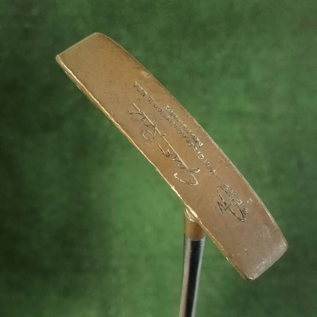 Vintage Japanese SGKS Royal Just Roll Putter ความยาว 34 นิ้ว ก้านแบบตรง วัสดุทองเหลือง ไม้กอล์ฟมือสอง Vintage Japanese SGKS Royal Just Roll Putter ความยาว 34 นิ้ว ก้านแบบตรง วัสดุทองเหลือง ไม้กอล์ฟมือสอง