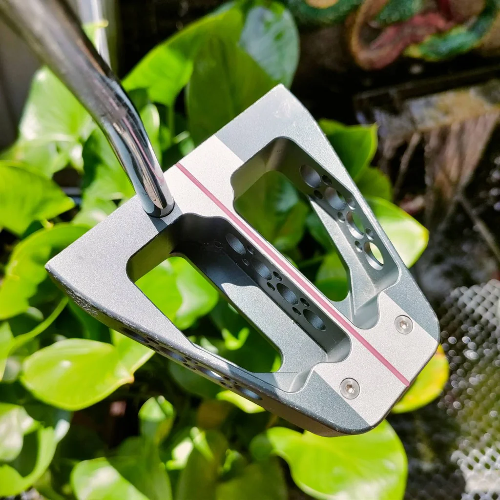 PUTTER MACGRAGOR M6.4K-GT DESIGNED BY BOBBY GRACE ความยาว 35 นิ้ว รุ่นลิมิเต็ด พัตเตอร์ดีมาก ออกแบบได้ดีมาก การกระจายน้ำหนักที่ลงตัว บล๊านซ์มาก ไม้กอล์ฟพรีเมี่ยมมือสอง ของแท้ By NakaraLuxurious