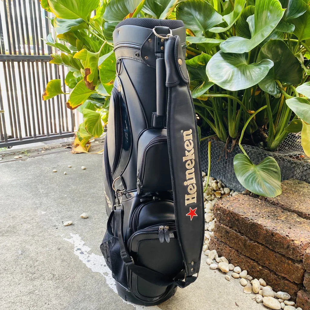 GOLF BAG HEINEKEN 🍺⛳️ มาพร้อมความโดดเด่นด้วยโทนสีดำ และโลโก้ดาวแดงอันเป็นเอกลักษณ์ สปอร์ต 🔥 GOLF BAG HEINEKEN 🍺⛳️ มาพร้อมความโดดเด่นด้วยโทนสีดำ และโลโก้ดาวแดงอันเป็นเอกลักษณ์ สปอร์ต 🔥
