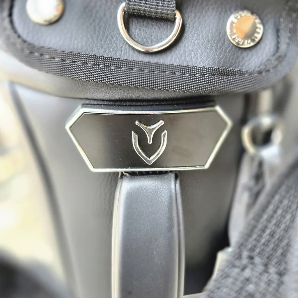 ถุงกอล์ฟ VESSEL Player V 8.5 2025 ของใหม่ สวยจัด!!! รุ่นใหม่ล่าสุด!!! ** มีตำหนิที่ COVER เกิดจากการขนส่ง ** ลดราคาพิเศษที่สุด!!! ถุงกอล์ฟ VESSEL Player V 8.5 2025 ของใหม่ สวยจัด!!! รุ่นใหม่ล่าสุด!!! ** มีตำหนิที่ COVER เกิดจากการขนส่ง ** ลดราคาพิเศษที่สุด!!!