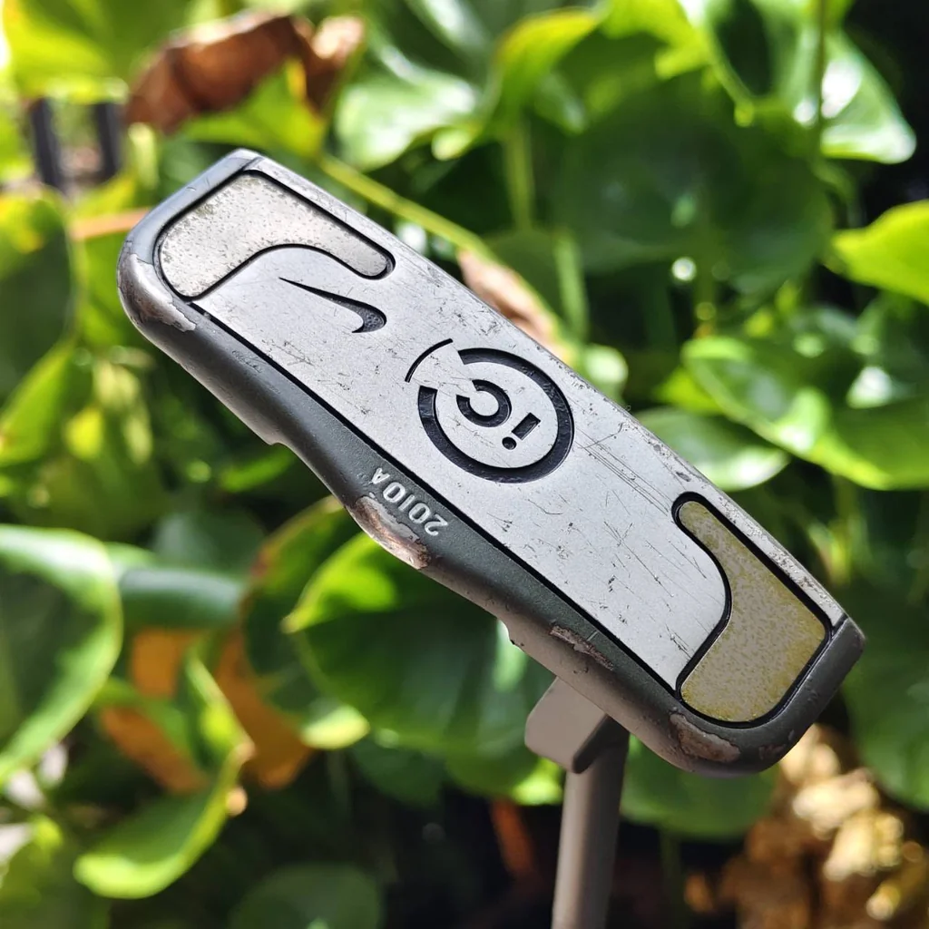 PUTTER NIKE ICC 2010A หน้าสัมผัส (Face Insert) ใช้โพลีเมอร์เกรดพิเศษที่ขึ้นชื่อเรื่องความนุ่มนวล PUTTER NIKE ICC 2010A หน้าสัมผัส (Face Insert) ใช้โพลีเมอร์เกรดพิเศษที่ขึ้นชื่อเรื่องความนุ่มนวล