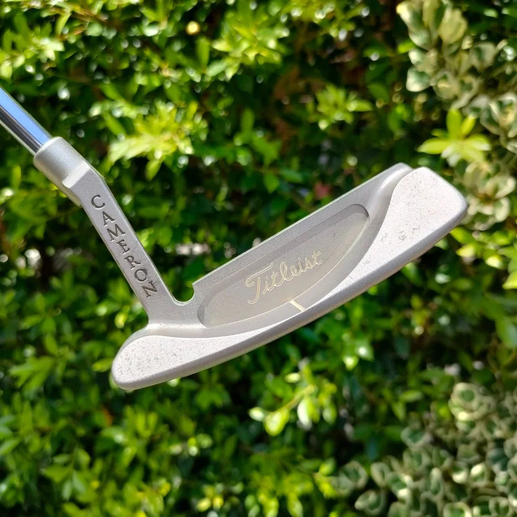 PUTTER TITLEIST SCOTTY CAMERON PRO PLATINUM ความยาว 35 นิ้ว สวยมากๆ เดิมๆ มี COVER เดิมมาพร้อมครับ รุ่นนี้วัสดุพรีเมี่ยม คุณภาพพรีเมี่ยมมากๆ หน้าสัมผัสดีแบบสุดๆ เกาะไลน์มาก น้ำหนักดีมากครับ PUTTER TITLEIST SCOTTY CAMERON PRO PLATINUM ความยาว 35 นิ้ว สวยมากๆ เดิมๆ มี COVER เดิมมาพร้อมครับ รุ่นนี้วัสดุพรีเมี่ยม คุณภาพพรีเมี่ยมมากๆ หน้าสัมผัสดีแบบสุดๆ เกาะไลน์มาก น้ำหนักดีมากครับ