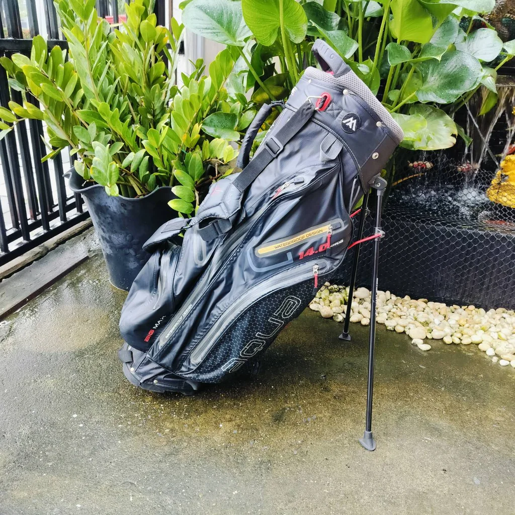 *** ไม่มี COVER *** BIG MAX GOLF BAG AQUA HYBRID ถุงกอล์ฟกันน้ำ 100% ที่ได้รับความนิยม สูงสุดทั่วโลกในเวลานี้ ช่องใส่แบบ 14 ช่อง ขาตั้งแข็งแรงมาก มาพร้อมสายสะพาย' ของใหม่ราคาหมื่นกว่าบาท!!! *** ไม่มี COVER *** BIG MAX GOLF BAG AQUA HYBRID ถุงกอล์ฟกันน้ำ 100% ที่ได้รับความนิยม สูงสุดทั่วโลกในเวลานี้ ช่องใส่แบบ 14 ช่อง ขาตั้งแข็งแรงมาก มาพร้อมสายสะพาย' ของใหม่ราคาหมื่นกว่าบาท!!!