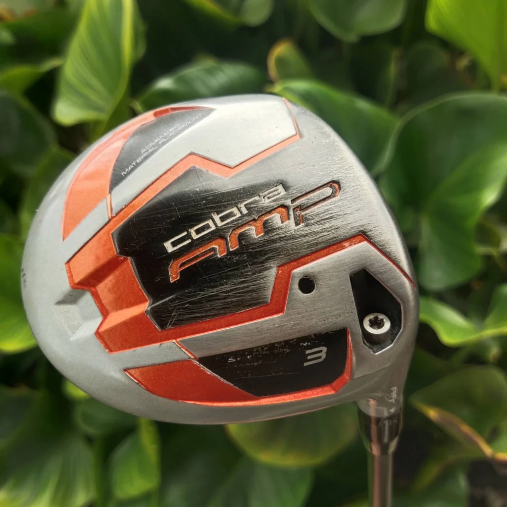 3-Wood COBRA AMP Dual Roll Face ช่วยให้ลูกพุ่งตรง ตีง่ายทุกมุมหน้าไม้ 3-Wood COBRA AMP Dual Roll Face ช่วยให้ลูกพุ่งตรง ตีง่ายทุกมุมหน้าไม้