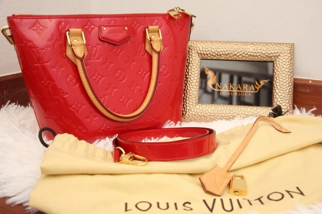 NAKARA LUXURIOUS USED!! สภาพนางฟ้า LOUIS VUITTON VERNI MONTEBLLO PM ปี14 ของแท้ 100% NAKARA LUXURIOUS USED!! สภาพนางฟ้า LOUIS VUITTON VERNI MONTEBLLO PM ปี14 ของแท้ 100%