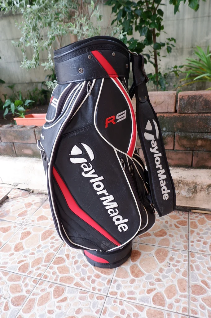 ถุงกอล์ฟ มือสองTAYLORMADE R9 ถุงกอล์ฟ มือสองTAYLORMADE R9