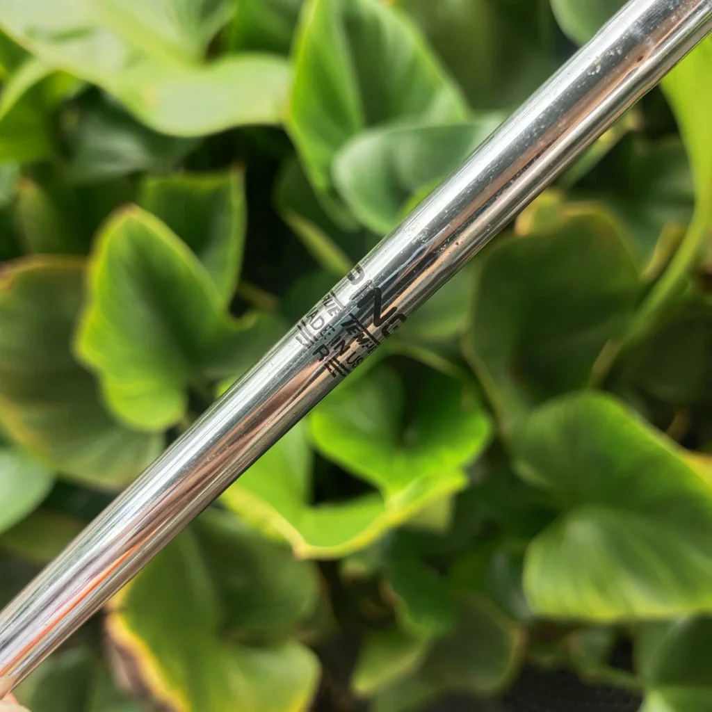 ชุดเหล็ก PING i3+ BLADE Offset น้อย: ช่วยนักกอล์ฟที่เก่งกว่าในการ “pick” ลูกจาก fairway แคบได้ง่าย