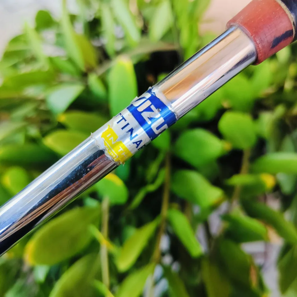 PUTTER MIZUNO BETTINARDI A02 เป็นพัตเตอร์ระดับมาสเตอร์ ยาว 34 นิ้ว หน้า MILLED ของ BETTINARD สุดเฉียบ เกาะไลน์อย่างมาก ไม้กอล์ฟพรีเมี่ยมมือสอง ของแท้ By NakaraLuxurious PUTTER MIZUNO BETTINARDI A02 เป็นพัตเตอร์ระดับมาสเตอร์ ยาว 34 นิ้ว หน้า MILLED ของ BETTINARD สุดเฉียบ เกาะไลน์อย่างมาก ไม้กอล์ฟพรีเมี่ยมมือสอง ของแท้ By NakaraLuxurious