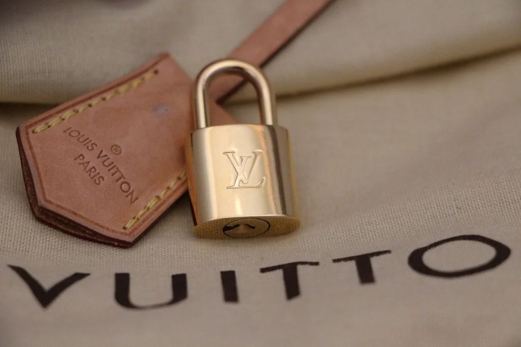 NAKARA LUXURIOUS USED!! สภาพนางฟ้า LOUIS VUITTON VERNI MONTEBLLO PM ปี14 ของแท้ 100% NAKARA LUXURIOUS USED!! สภาพนางฟ้า LOUIS VUITTON VERNI MONTEBLLO PM ปี14 ของแท้ 100%