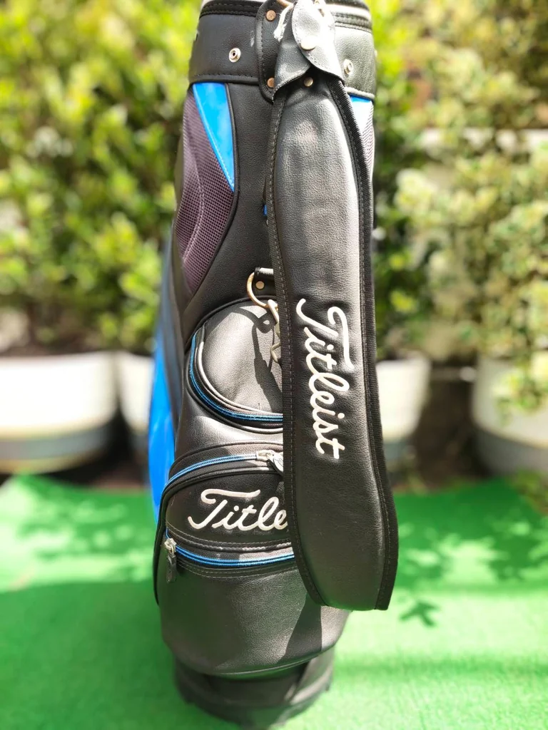 ถุงกอล์ฟ Titleist สวยเลยครับ สภาพเดิมๆมาก ถุงกอล์ฟ Titleist สวยเลยครับ สภาพเดิมๆมาก